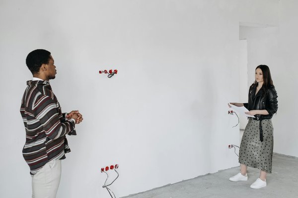 De l'art au canapé : inspiration coussin d'artistes contemporains